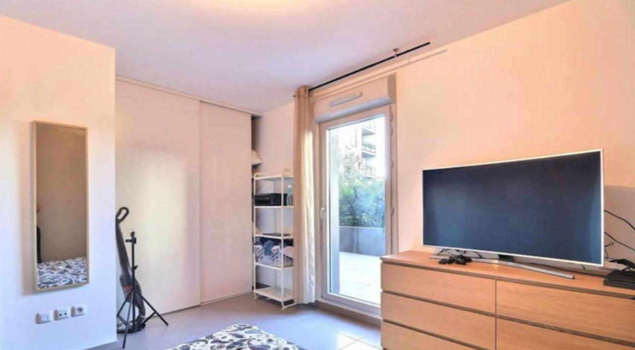 Appartement Spacieux Avec Grande Terrasse Marseille Exterior photo